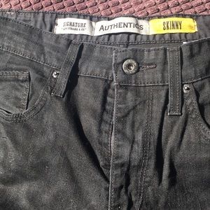 Black skinny men’s jeans!